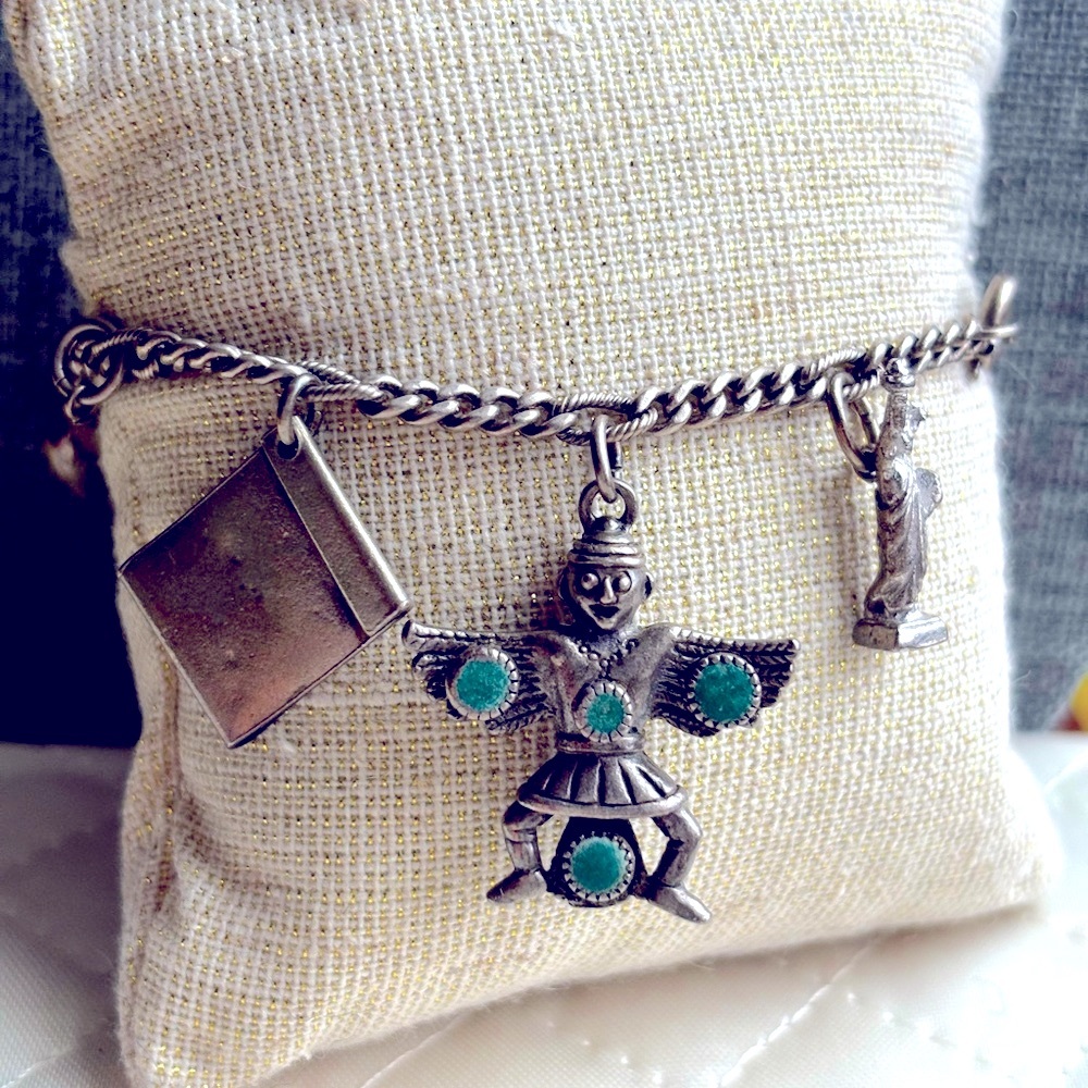 INDIAN NATIVE AMERICAN charm bracelet VINTAGE STERLING SILVER 7 TURQUOISE 28g